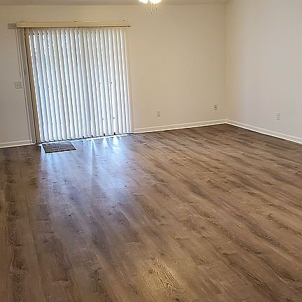 4th image of 2171 Derringer Cir E