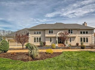 540 Dietrich Rd, Ballwin, MO 63021