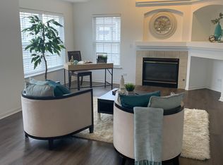 2321 Vanderbilt Dr, Geneva, IL 60134