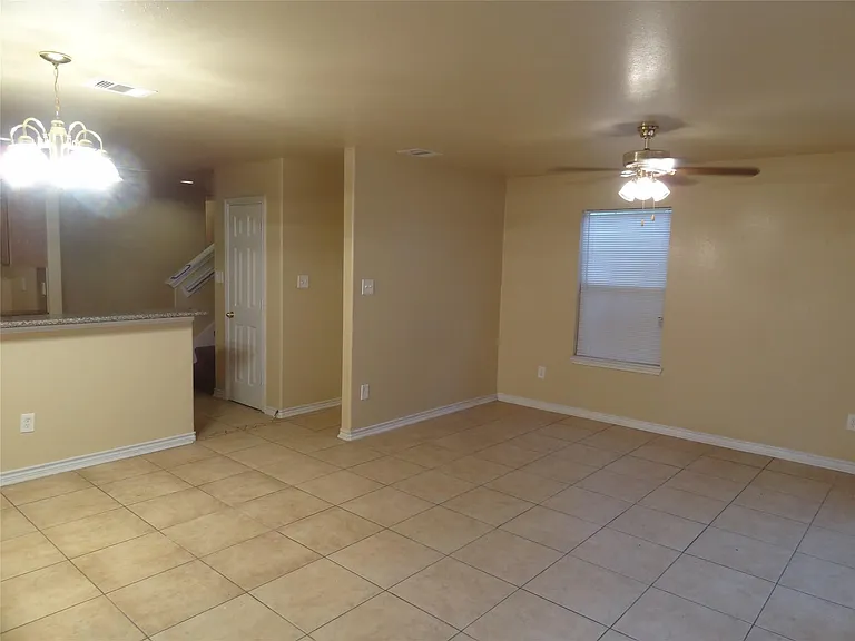 1554 Stone Village Dr — Photo 6