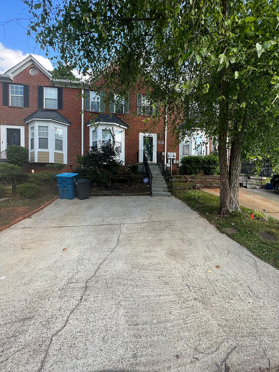 Photo 2 of 41 - 3702 Regency Park Dr - Duluth, GA Building Photo - 3702 Regency Park Dr