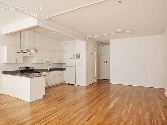 3rd image of 17 E 13th St APT 2A