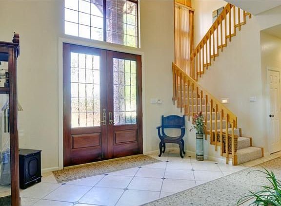 2nd image of 2802 Briar Knoll Dr