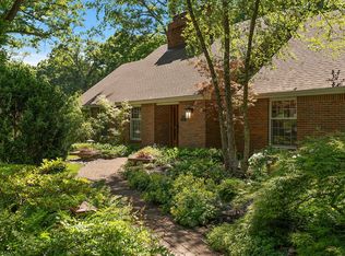 2203 Sherwood Dr, Valparaiso, IN 46385