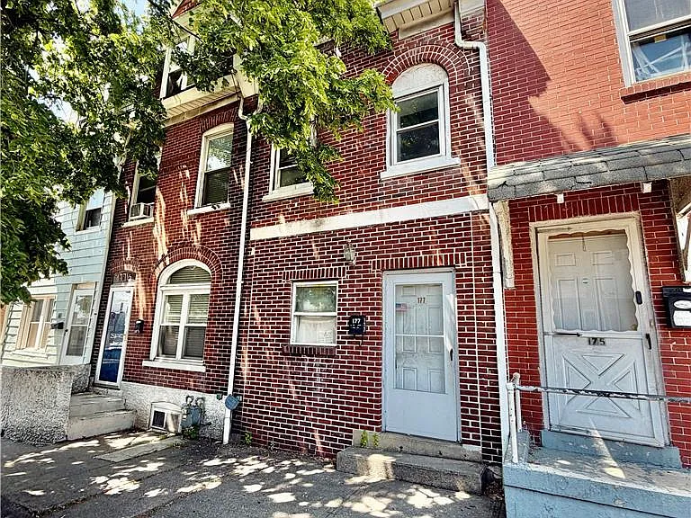 177 W Tilghman St — Photo 2