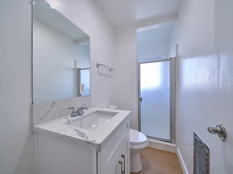 Unit 32 - 3 Bedroom, 2 Bathroom, 1800 sqft
