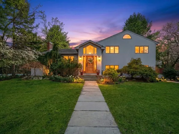 54 Oakvale Rd, Newton, MA 02468