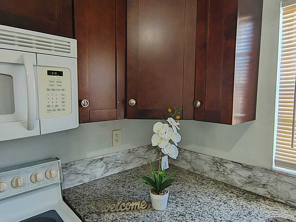 3rd image of 2839 Somerset Park Dr Unit 201-1-1