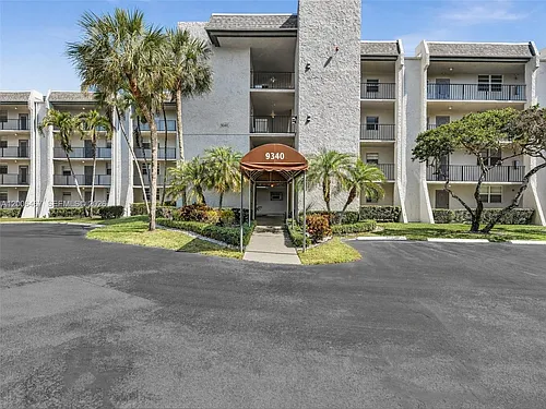 9340 Lagoon Pl #303 Photo 1