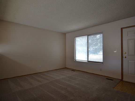 4th image of 1986 Mineola Ct APT A