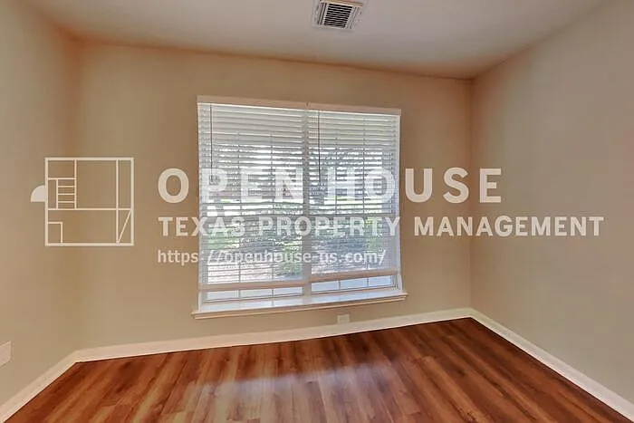 5803 Village Grove Dr — Photo 8