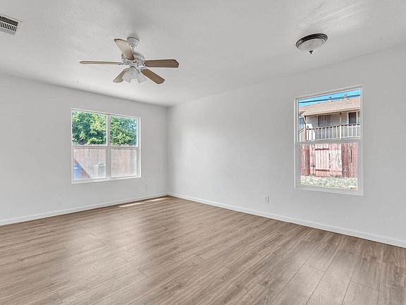 4th image of 3641 Altos Ave
