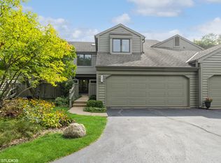 949 Shoreline Rd, Lake Barrington, IL 60010