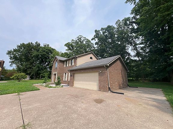2nd image of 105 Arabian Cir