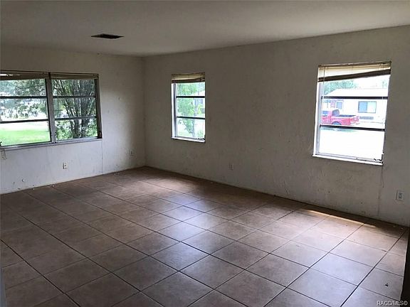 5th image of 2095 W Howard Pl