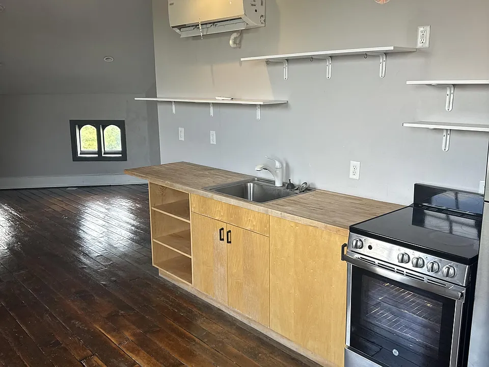 205 W McMicken Ave