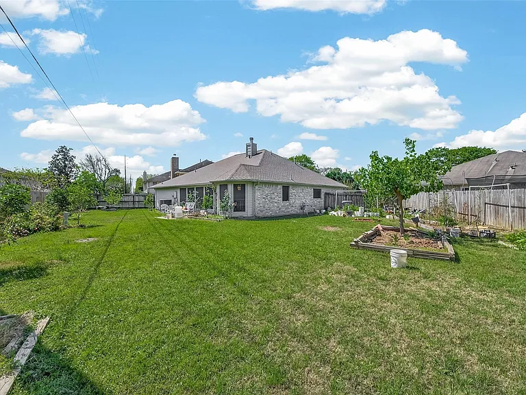8203 Paddington Place Dr — Photo 27