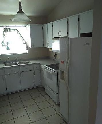 5th image of 522 NE 7th Pl