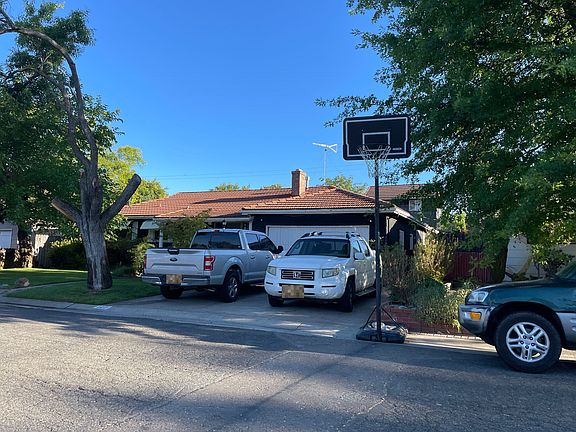 2nd image of 3021 Tamalpais Way