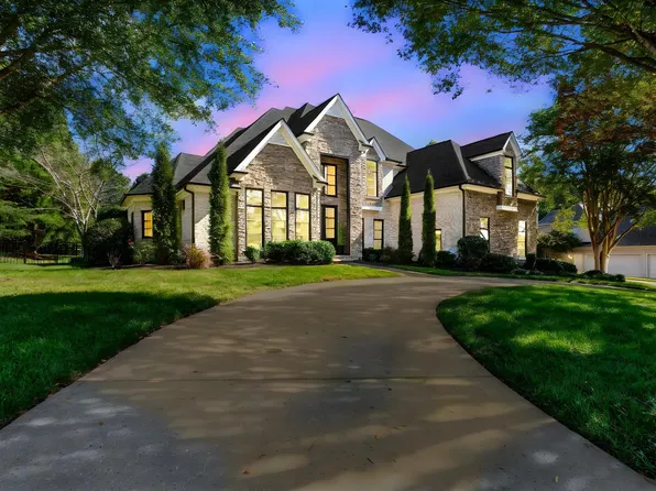 601 Brixton Cir, Simpsonville, SC 29681