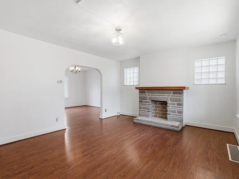 240 Ridgewood Ave — Photo 16