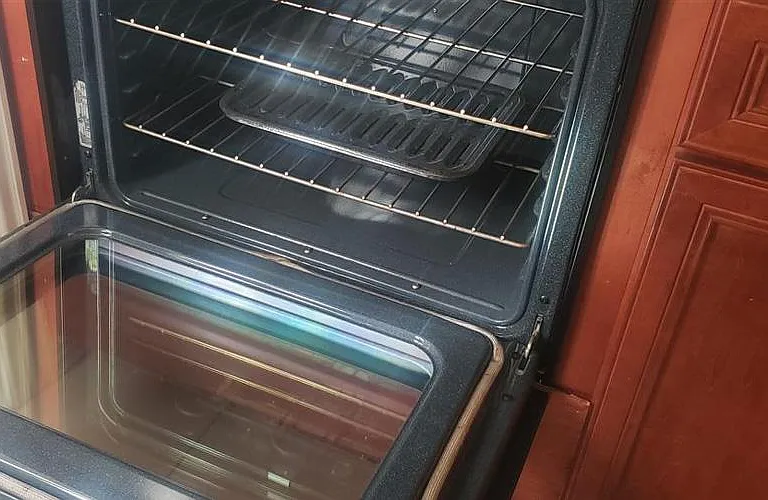 Clean double ovens -- Bottom