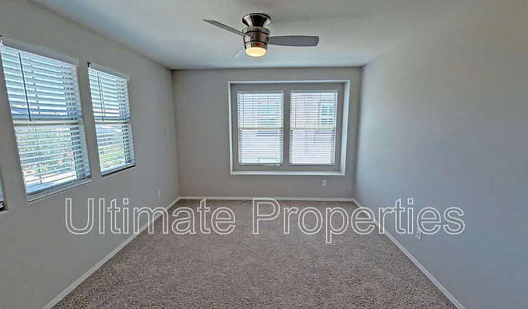 11694 N 166th Dr — Photo 4