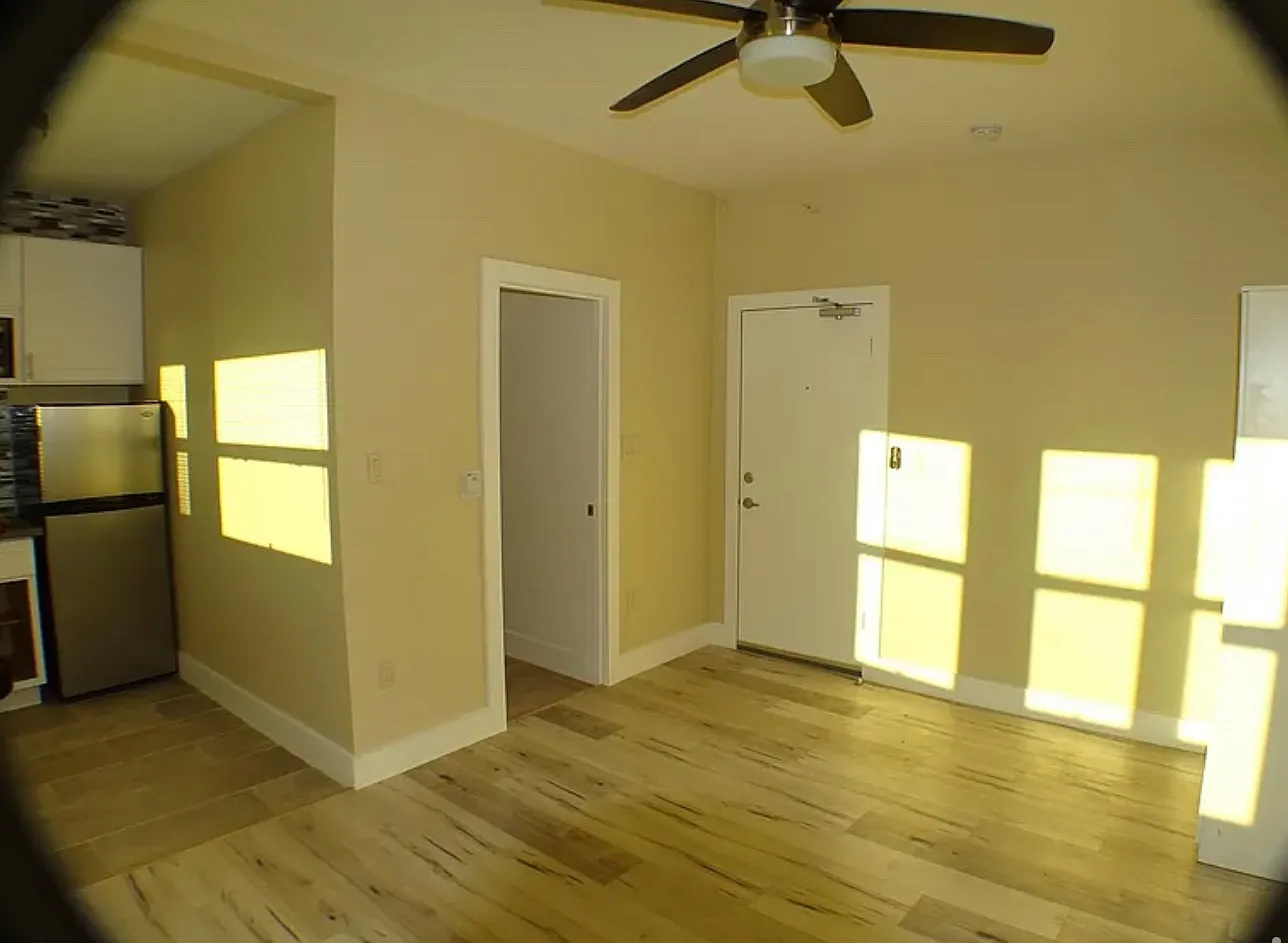 Studio, 400 sqft, $1,995 — Photo 3