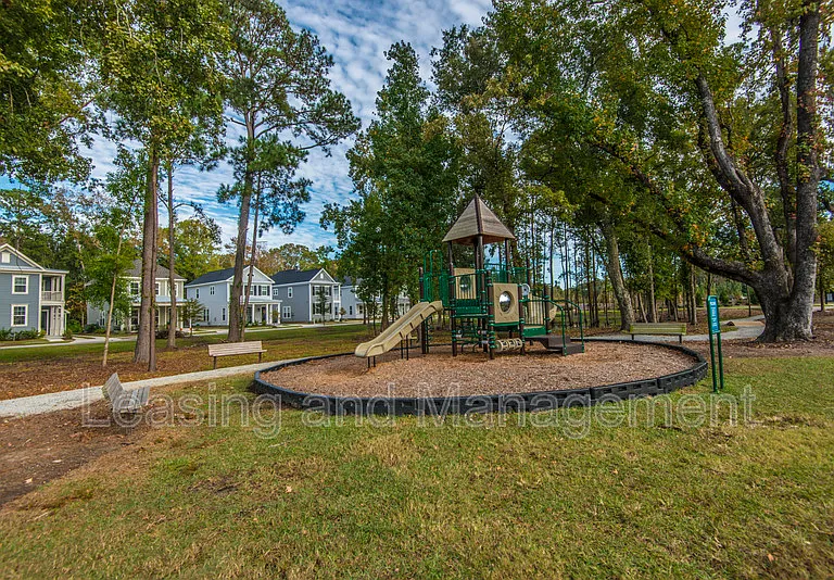 2000 Fleming Woods Rd — Photo 28