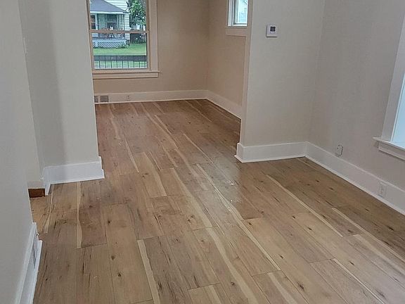 5th image of 1235 Laird Ave NE