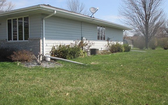 2nd image of 260 2nd Ave
