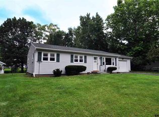 11 Cross St, Castleton, NY 12033
