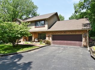 43W982 Oakleaf Dr, Elburn, IL 60119