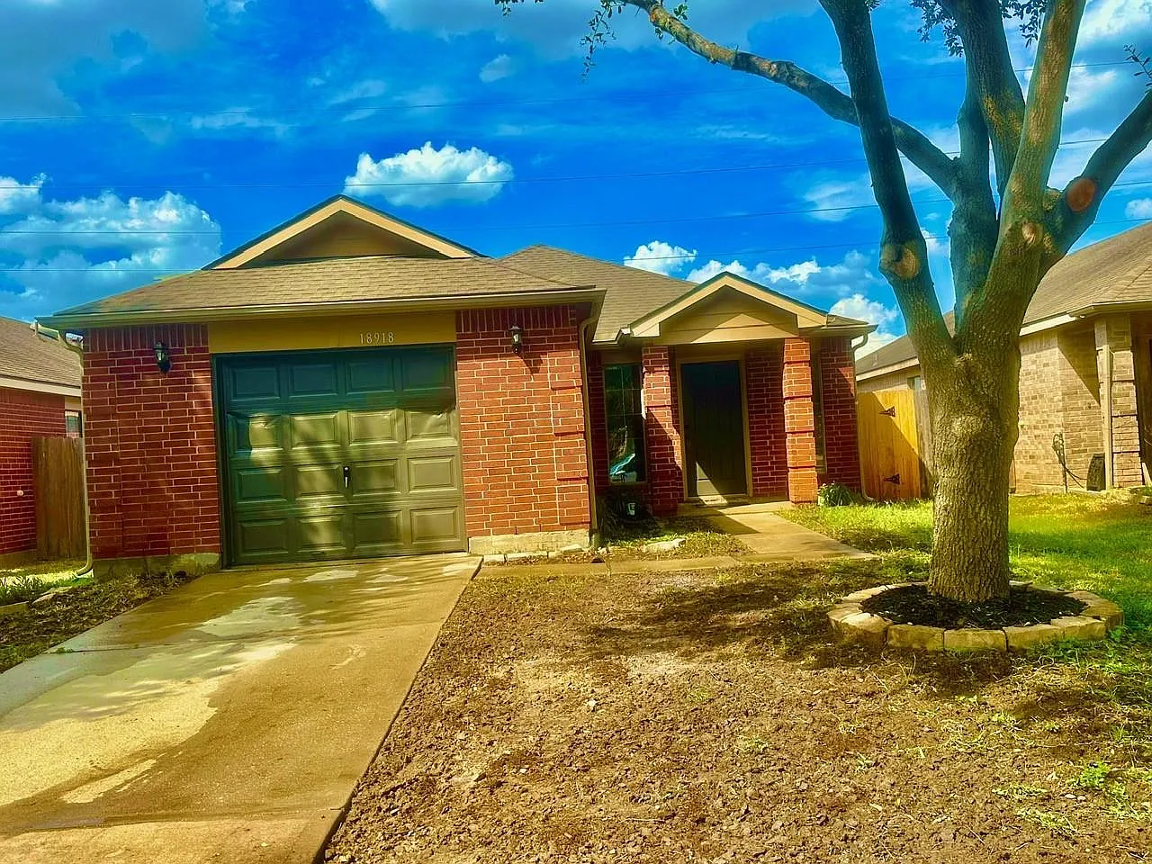 4 bed, 2.0 bath, 1560 sqft, $1,800 — Photo 2