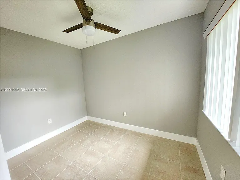 335 SW 20th St #9 — Photo 14