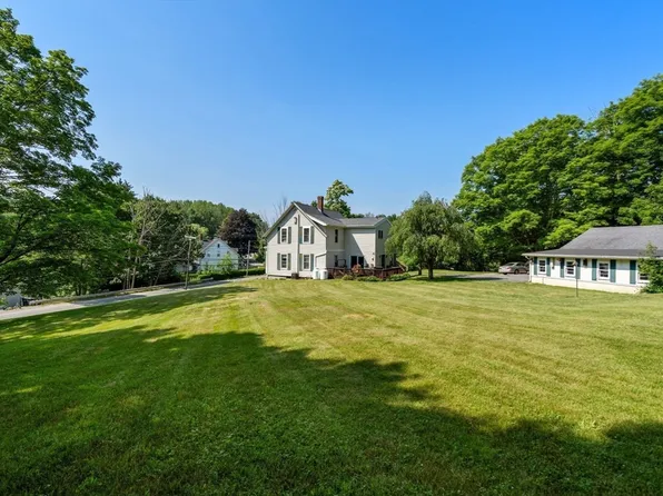 622 Main St, Sturbridge, MA 01518