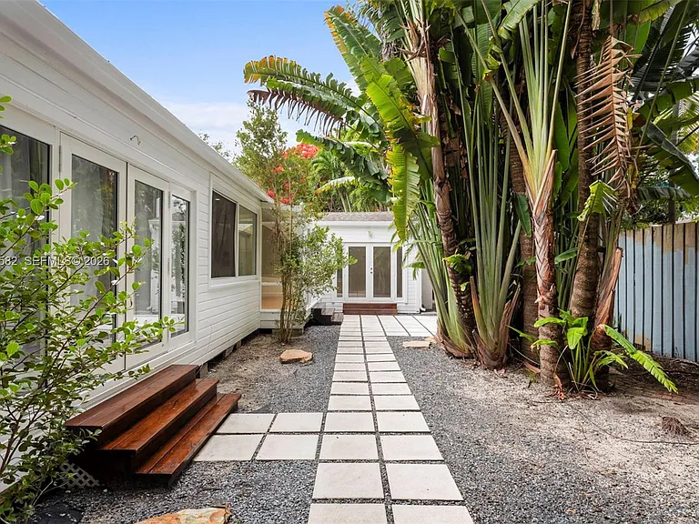 3945 Loquat Ave — Photo 44