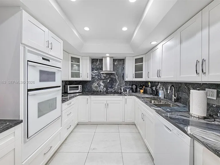 520 Brickell Key Dr #A710 — Photo 17