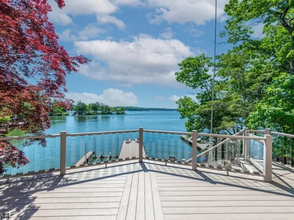 5 Coulter Pl, Hopatcong Boro, NJ 07821