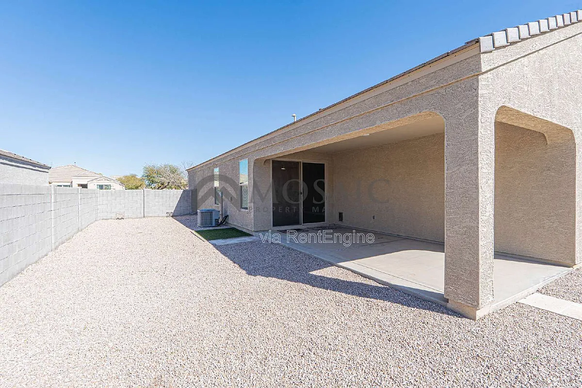 Building Photo - 763 W Brangus Way