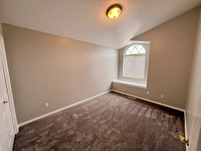 12397 S 3240 W — Photo 16
