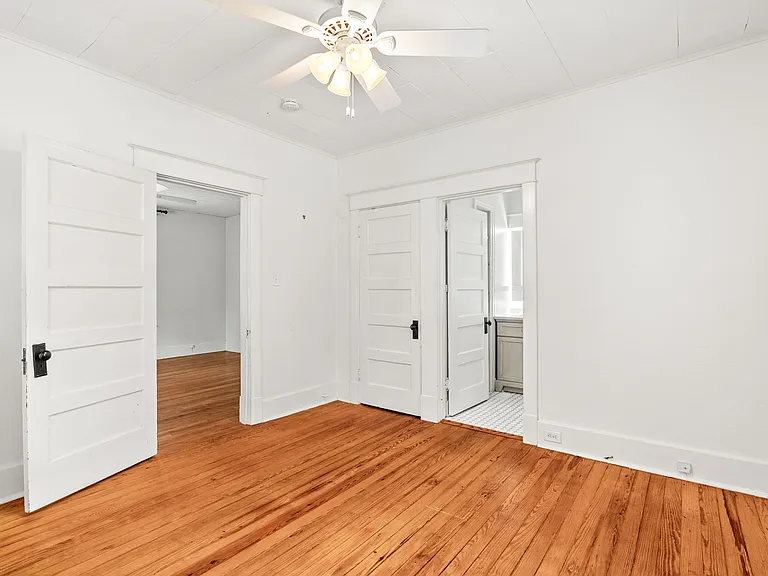 4905 Lee Ave — Photo 8