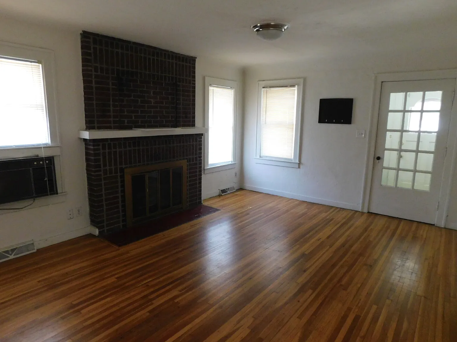 2 bed, 1.0 bath, 900 sqft, $1,725 — Photo 4