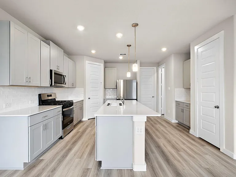 9912 Storehouse Dr — Photo 1