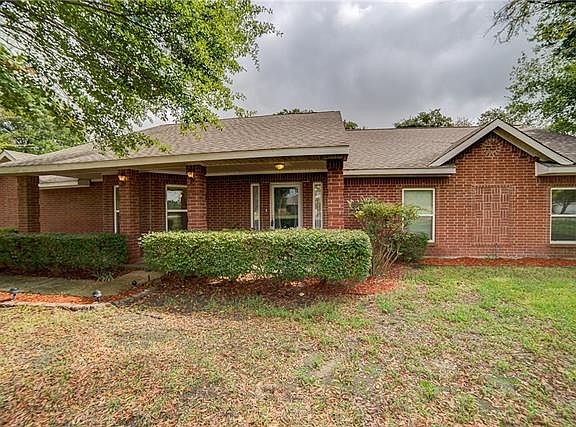 2nd image of 1208 Country Bend Dr