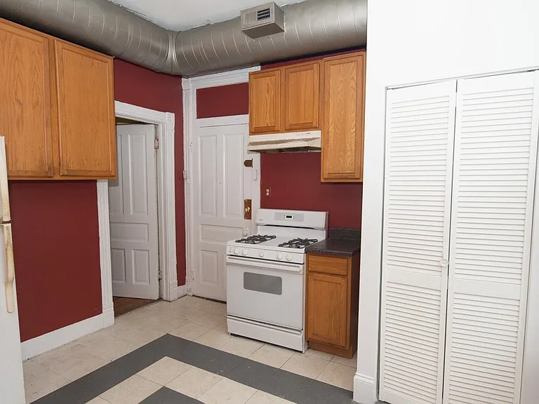 1058 N Rockwell St #F3 — Photo 6
