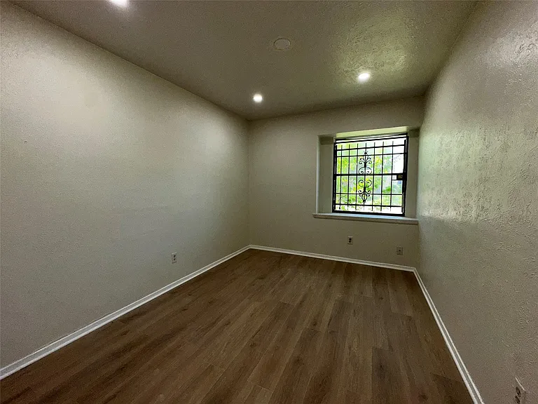 12815 Segrest Dr — Photo 12