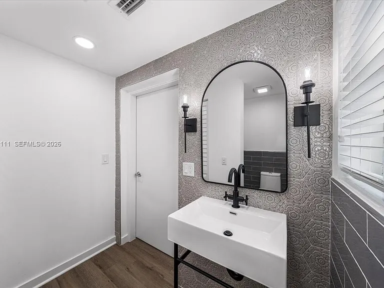 7705 SW 66th St — Photo 36