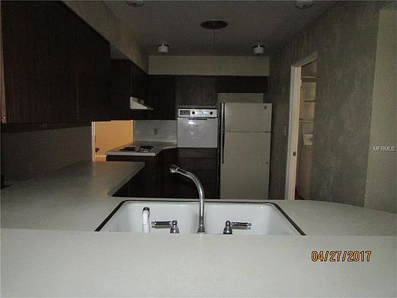 4th image of 1427 Crystal Lake Dr