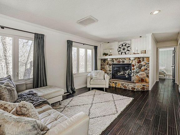 3rd image of 2300 Ford Rd